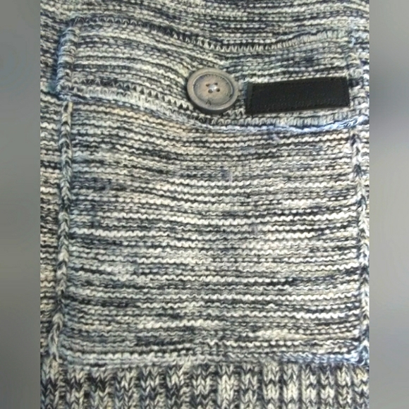 BNWOT MENS SWEATER SZ. LG GREAT LEATHER-LIKE DETAILS POCKETS HANDSOME LOOK - Picture 2 of 8